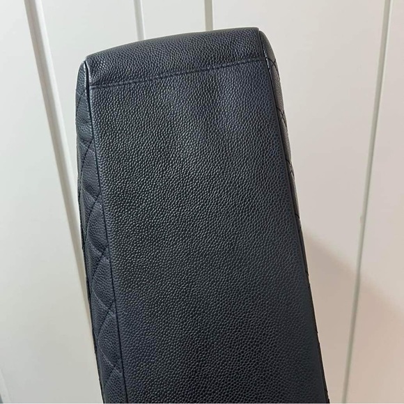 Caviar Quilted Grand Shopping Tote GST Black - Picture 13 of 16